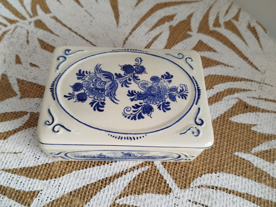 Boite en Faïence de DELFT décors Moulin et bateau TTBE++++SUP