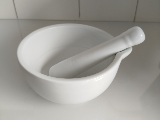 Mortier + Pilon en Porcelaine blanche  TTBE+++++SUP