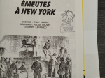 LES TUNIQUES BLEUES n°45 Emeutes à New-York eo 2002 ( tampon presse vu sur photo ) TTBE+++++SUP