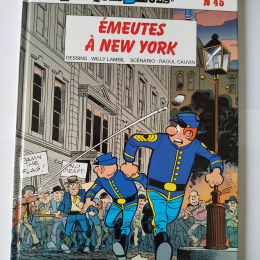 LES TUNIQUES BLEUES n°45 Emeutes à New-York eo 2002 ( tampon presse vu sur photo ) TTBE+++++SUP thumbnail
